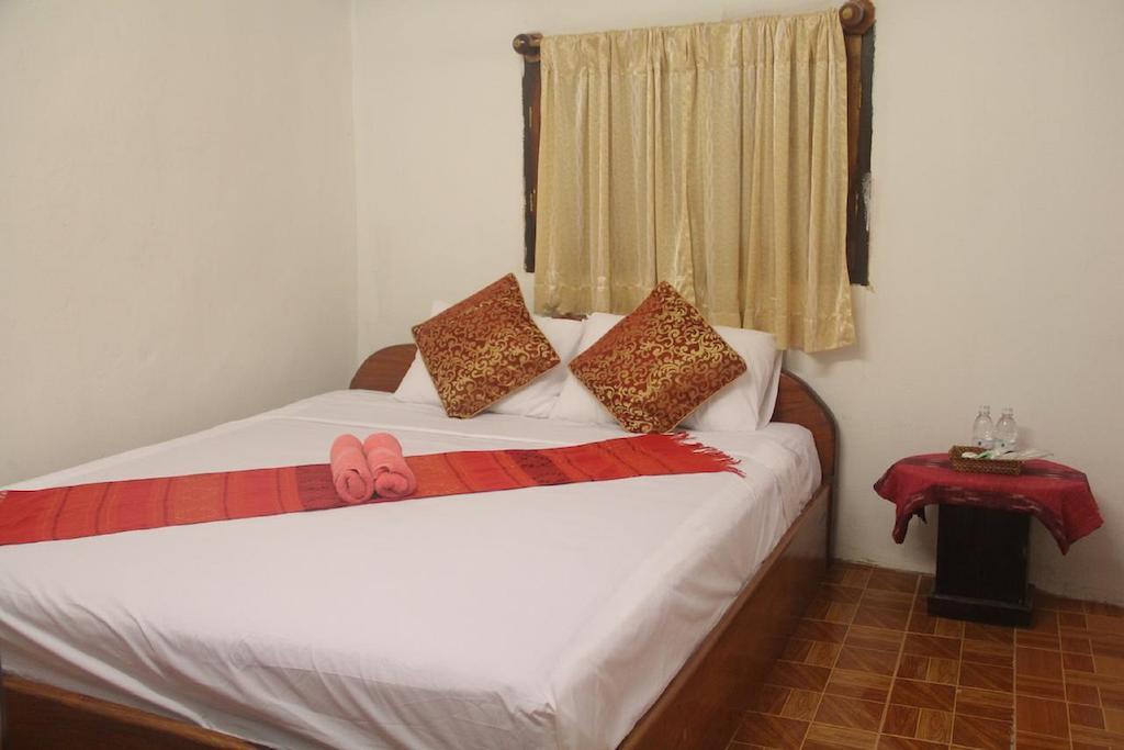Lpq Backpackers Hostel Luang Prabang Room photo