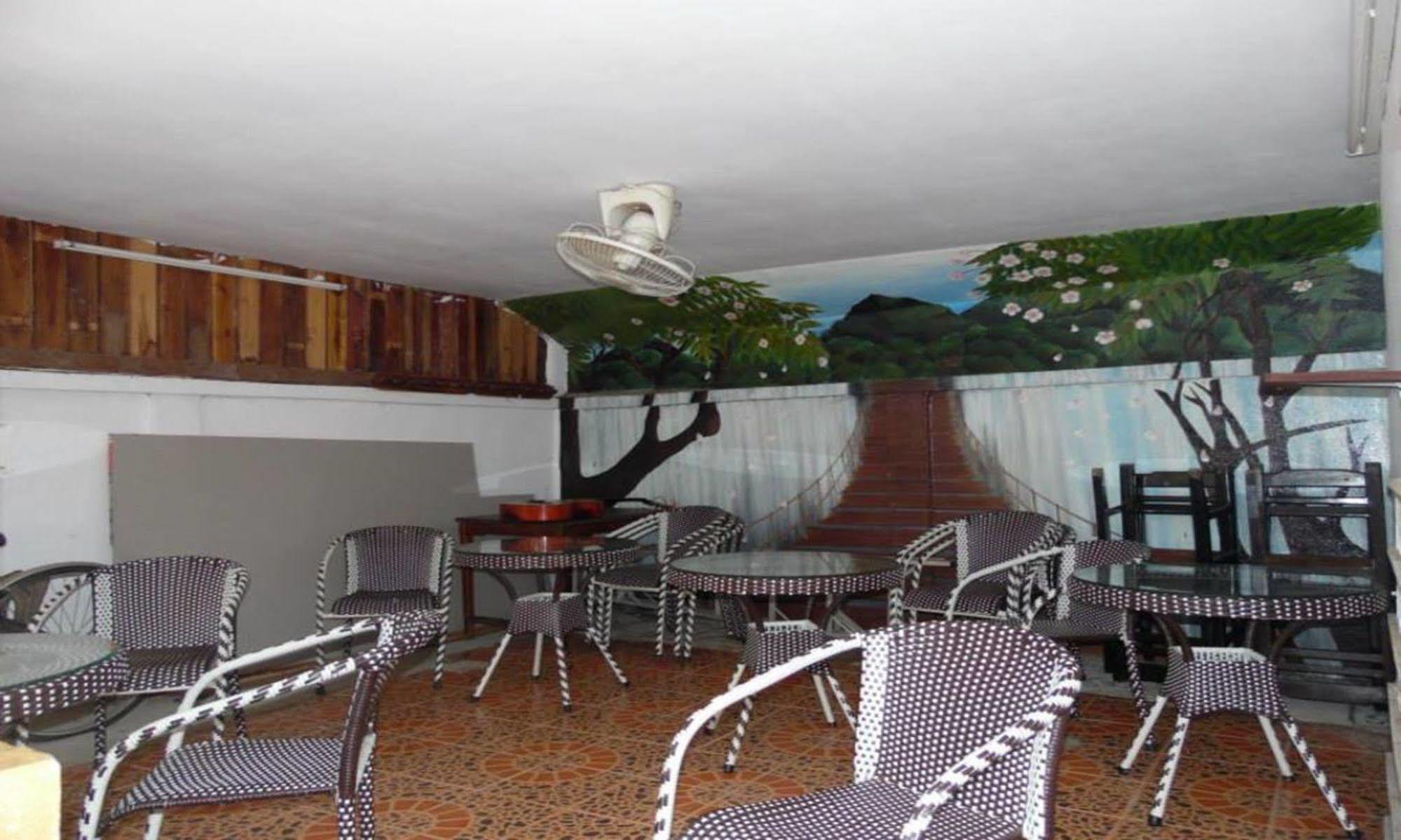 Lpq Backpackers Hostel Luang Prabang Exterior photo