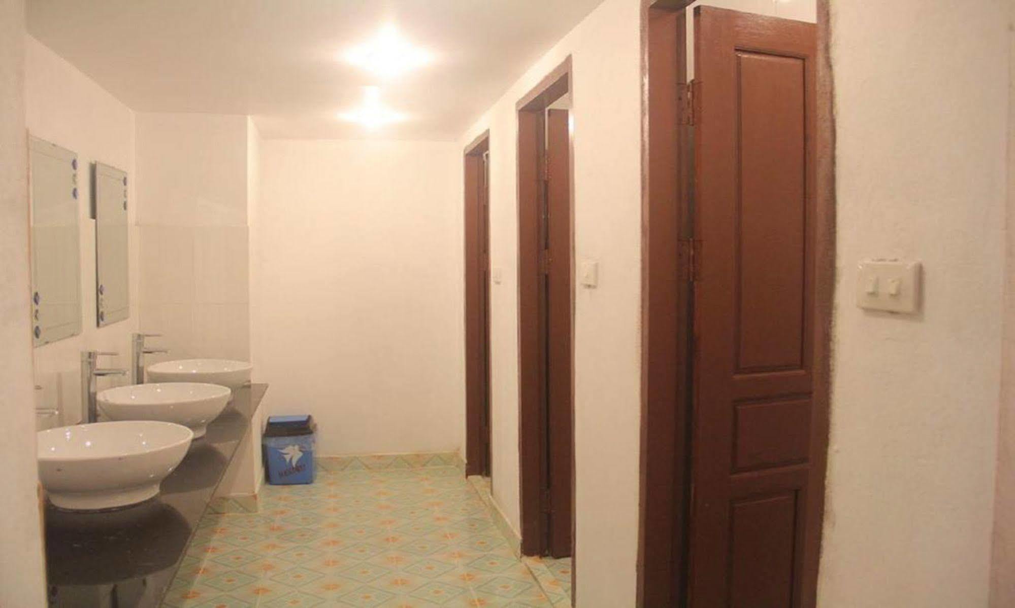 Lpq Backpackers Hostel Luang Prabang Exterior photo